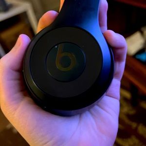 Black beats headphone only had for 6 months